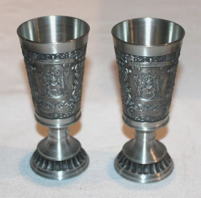 Lote de 2 escudos de copa vintage ZINN Becker Stuttgart peltre en relieve 5,5" Foto 1 de 4