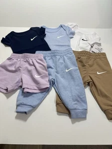 Conjunto de 7 piezas Nike talla 3 meses nuevo con etiquetas - Imagen 1 de 7
