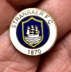 SCOTTISH LEAGUE STRANRAER F.C. CREST ENAMEL PIN BADGE - Picture 1 of 1