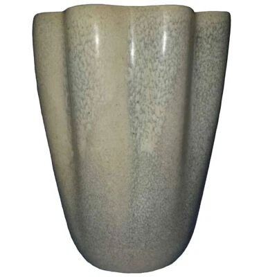 Jarrón de cerámica vintage Royal Hickman Royal Haeger plisado con volantes Foto 1 de 3