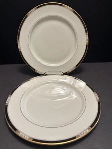 2 Platos de Cena Lenox Hancock 10 5/8" Crema Hueso China Banda Negra y Dorado - Imagen 1 de 7