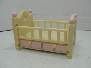 Calico Critters Sylvanian Families Kinderzimmer Möbel Rosa Kinderbett Ersatz - Bild 1 von 5