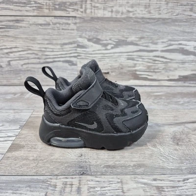 Nike Air Max 200 Zapatos Triple Negro Niño Bebé Talla 4C AT5629-001 BONITOS Foto 1 de 4