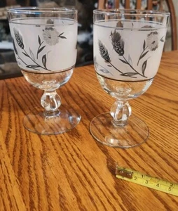 2 Libbey Wildflower Goblet Glasses Silver/ Wheat - Picture 1 of 8