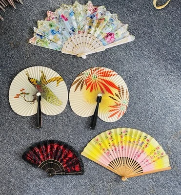 Вентиляторы ручной лот из 5 винтажный - 2 сумочки размер в центре основной фотографии + 3 больше - Изображение 1 из 4