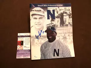 TIM RAINES NEWARK BEARS MANAGER EXPOS YANKEES HOF SIGNED AUTO 2009 YEARBOOK JSA - Picture 1 of 4