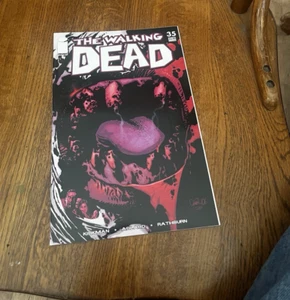 Walking Dead, The (Image) #35 VF; Image | Robert Kirkman - - Picture 1 of 3