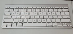 Apple Bluetooth Keyboard A1314 Aluminum Silver - FREE BATTERIES & SHIPPING! - Picture 1 of 7