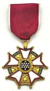 UNITED STATES OF AMERICA Enamel Medal LEGION OF MERIT with Box - Picture 1 of 5