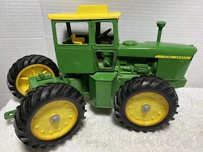 Vintage John Deere 7520 ERTL 1/16 Toy Farm Tractor. orignal owner. - Image 1 of 4