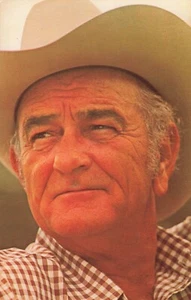 LBJ Pres Johnson HAT John Wayne Frank Wolfe Photo 1972 Reprint Vintage Postcard - Picture 1 of 2