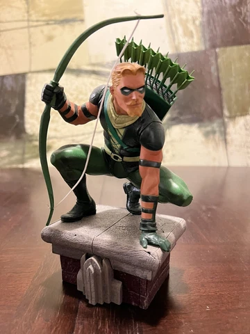 DC Comics ~ Green Arrow Gallery PVC Figure ~ Diamond Select ~ Used No Box Cover