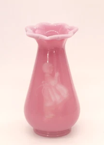 Jarrón Fenton de cuarzo rosa tallado en arena Mary Gregory serie 24/1500 Connoisseur - Imagen 1 de 6