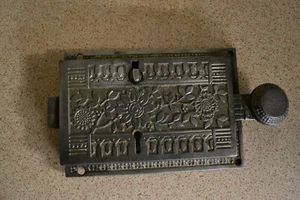 Original Victorian Cast iron Embossed box/rim lock - Picture 1 of 12