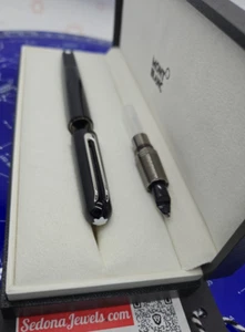 Pluma Estilográfica Montblanc Newson Resina Negra 113618 - Imagen 1 de 6