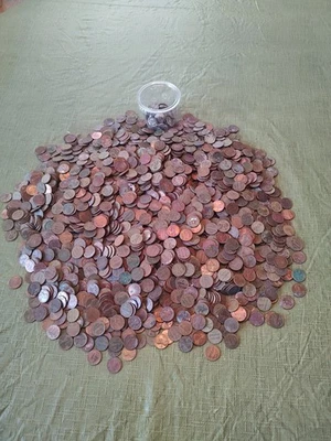 bulk lot lincoln memorial Unsearched pennies Metal Detector Finds  - Image 1 of 2