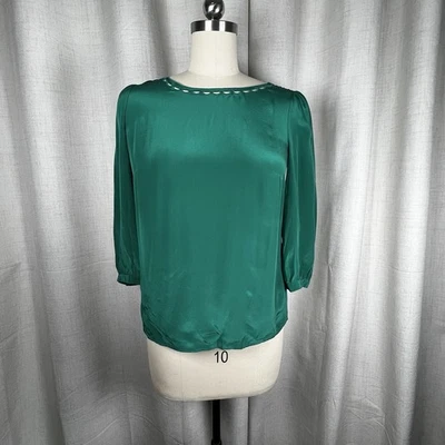 NEW! J.Crew Women's 8 Petite Green Scalloped Cutout Neck Silk Top Blouse Shirt - Image 1 of 4