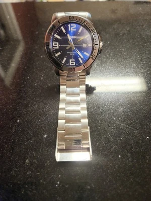 Reloj analógico con pulsera Casio VD01d-2bv esfera azul para hombre Foto 1 de 4