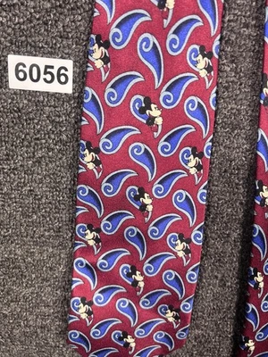 Corbata Walt Disney World Para Hombre Borgoña Rojo Azul Seda Paisley Mickey Mouse Novedad Foto 1 de 4