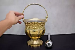 Vecchio Secchio Acqua Santa Ornato con Irrigatore per Chiesa (CU503) Calice Co. - Foto 1 di 8