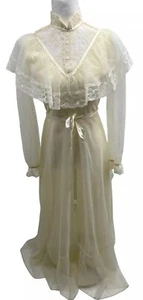 Wedding Dress  1970's Lace Ivory Union Made ILGWU Size 7 Cosplay Theater Regency - Picture 1 of 13