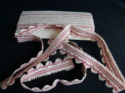 Ancien galon ou bordure en coton des Grands Magasins du Louvre Vendu au mètre  - Photo 1/4