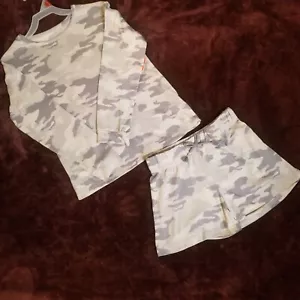 Girls LARGE 10/12 PLUS lounge/pj set gray camo design long sleeve/ shorts New - Picture 1 of 4