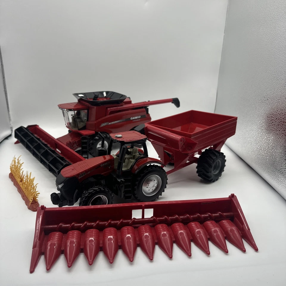 ERTL,CASE IH AFS 8230 harvester 1/32 with Magnum 380 tractor W/Hauler, 2 Heads - Image 1 of 4