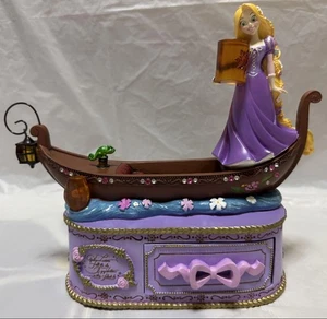Disney Store Japón Rapunzel Estuche Accesorio Forma Góndola Luz LED Usado - Imagen 1 de 17