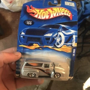 2001 Hot Wheels Mainline/Collector #155 Harley Davidson '56 FORD Silver con 5 Sp - Foto 1 di 12