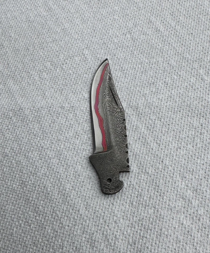 Navaja de bolsillo Cu-Mai pátina carmesí para hacer cuchillos personalizados. Hecho a mano en USA Foto 1 de 4