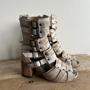 Freebird by Steven Zane Zeus Sandale Stiefel Damen 9 beige taupe böhmische Riemchen - Bild 1 von 10