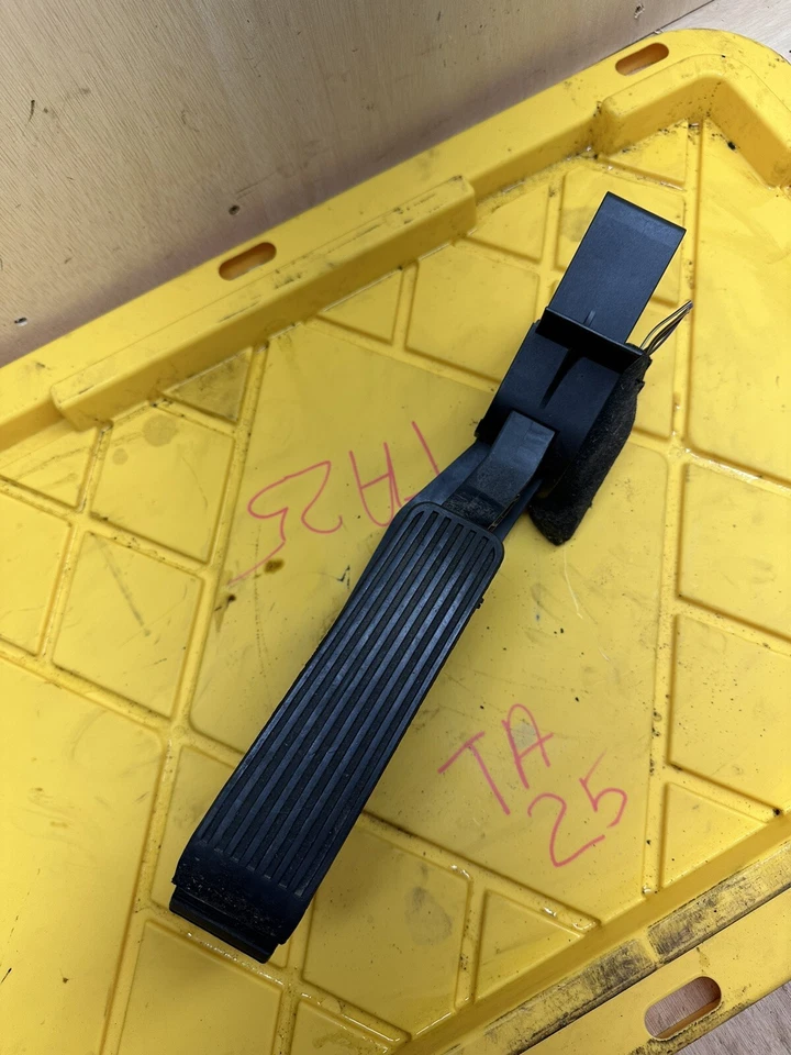 2007 MERCEDES-BENZ C280 W203 3.0L V6 THROTTLE ACCELERATOR FUEL GAS PEDAL PAD OEM - Image 1 of 4