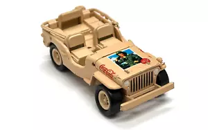Johnny Lightning Coca Cola #12 Kalender Mädchen Serie Militär Willys Jeep - Bild 1 von 9