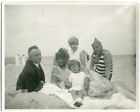 Orig. Foto-AK Ostseebad MISDROY /MIEDZYZDROJE Familie/Kind am Strand 1927