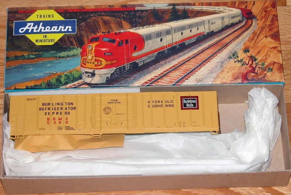 HO ATHEARN 5464 57 FT MECH REEFER KIT BURLINGTON ROUTE BRMX 5299 - Image 1 of 1