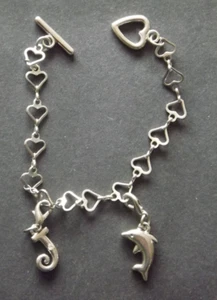 Silver effect heart link charm bracelet with T-Bar fastener- VGC - Picture 1 of 1