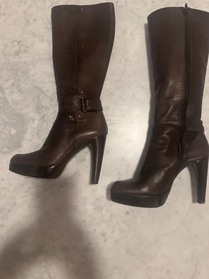 Botas de plataforma Stewart Weitzman para mujer de cuero marrón chocolate hasta la rodilla talla 7 Foto 1 de 4
