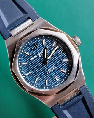 Girard Perregaux Laureato - 81010-11-431-11A  - Image 1 of 4
