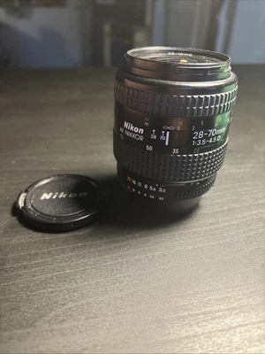 Nikon AF NIKKOR 28-70mm f/3.5-4.5 D Macro Autofocus Lens - Image 1 of 4