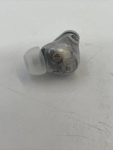 - Beats Studio Buds + True Wireless - Bouton droit transparent uniquement - Pas d'alimentation - Photo 1 sur 10