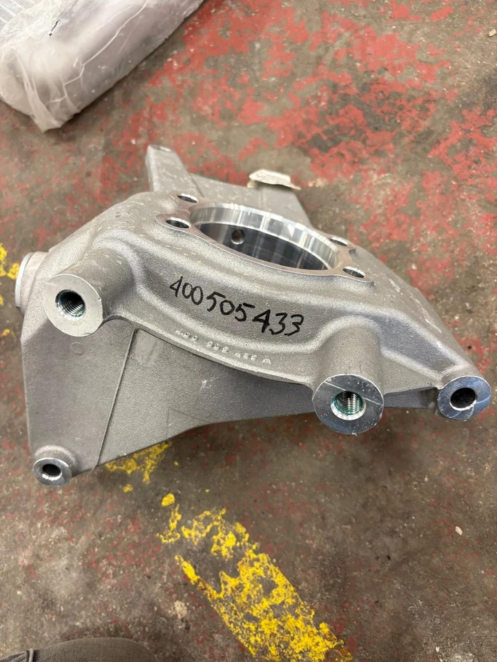 Lamborghini Gallardo LH Rear Hub Knuckle - Genuine Part - Brand New 400505435A - Image 1 of 1