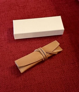 NEUES handgefertigtes Leder Federmäppchen/Etui. Echtes weiches Leder handgefertigt mit Geschenkbox - Bild 1 von 8
