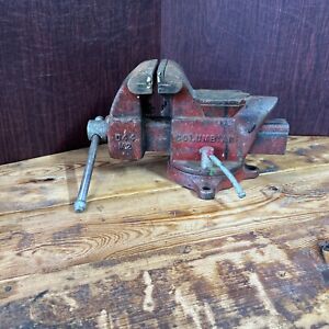 VINTAGE COLUMBIAN D44 4 inch jaw  Swivel VISE CLEVELAND, O. MADE IN U.S.A.
