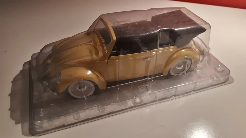 VW Coccinelle 1/17  1/18 SOLIDO - Immagine 1 di 4