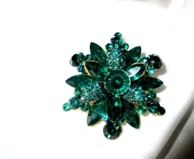 Precioso broche flor en capas diamantes de imitación verde dorado Foto 1 de 4