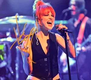 Hayley Williams (Paramore) Signed 8x10" Original Autograph w/Authenticity COA - Picture 1 of 5