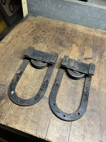 Antique Old Horseshoe U Shaped cast iron Barn Door Rollers Hangers Pair Set USA Cover