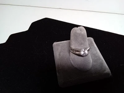 MUJER ORO BLANCO 10KT MICRO DIAMANTES Y CIRCONITAS CÚBICAS PIEDRA 5MM ANCHO TALLA 6 Foto 1 de 4