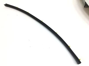 2015-2019 Subaru Outback puerta trasera izquierda sello punta de clima inferior fabricante de equipos originales - Imagen 1 de 2